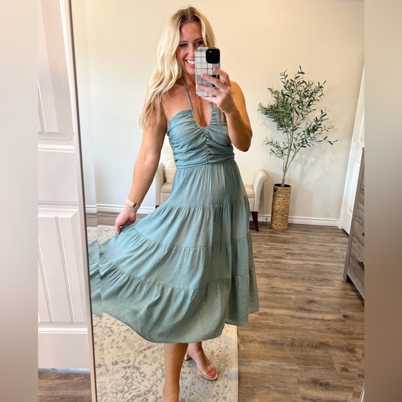 Women’s Summer Halter Midi Dress Sleeveless V Neck Ruffle Sundress - Picture 1 of 3